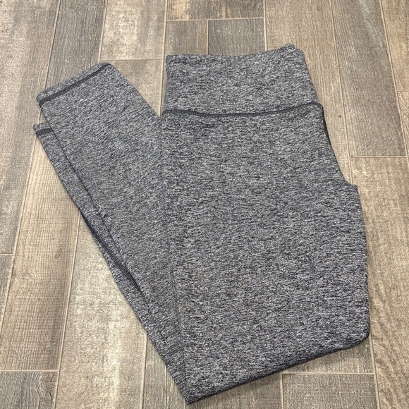 Victorias Secret Grey Knockout Tight Leggings Size Large - Picture 1 of 5